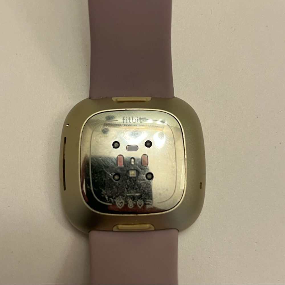 Fitbit Sense Advanced, Gold Case,‎ New Band, Tested, Charger Included - Picture 6 of 6